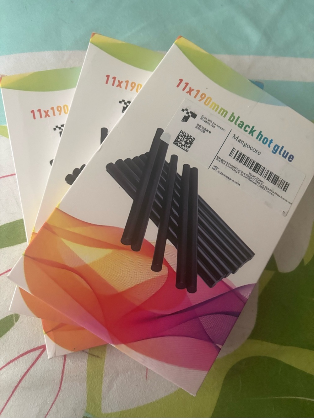 Rainbow glue sticks- 3 boxes - Picture 2 of 3